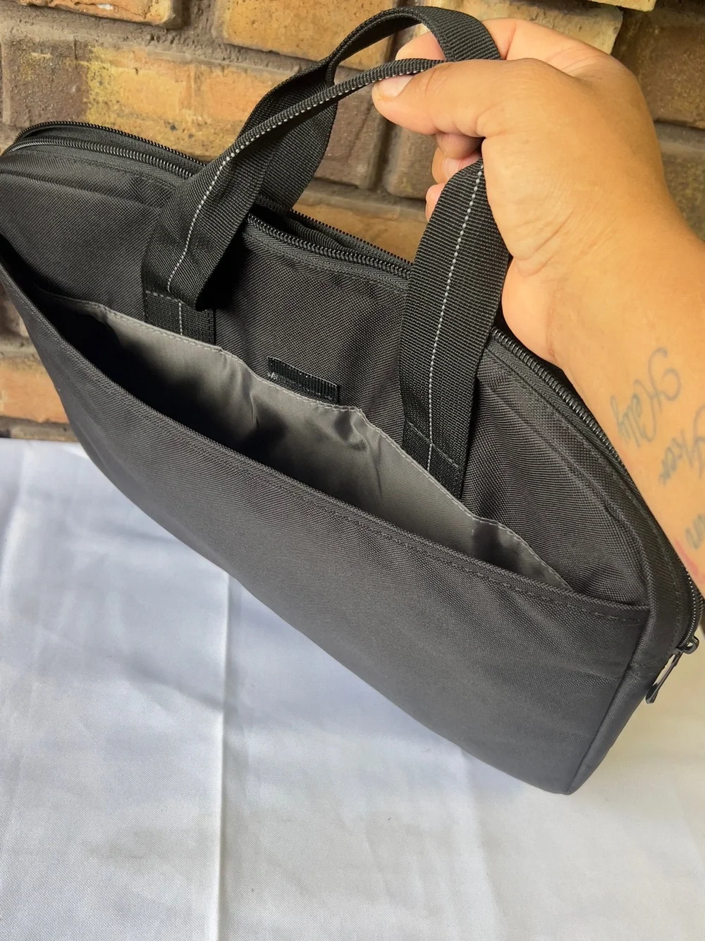 Targus Black Laptop Briefcase with Front Zip Pocket
